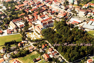 Alteglofsheim Luftbild Ort und Schloss