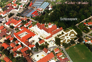 Luftbild Alteglofsheim Schloss mit Park